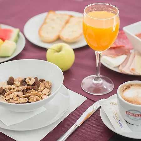 Xon's Valencia Hotel