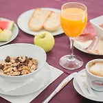 Xon's Valencia Hotel